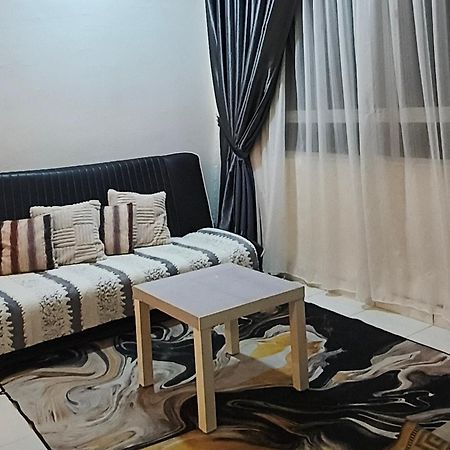 Leezahomestay بيان ليباس المظهر الخارجي الصورة