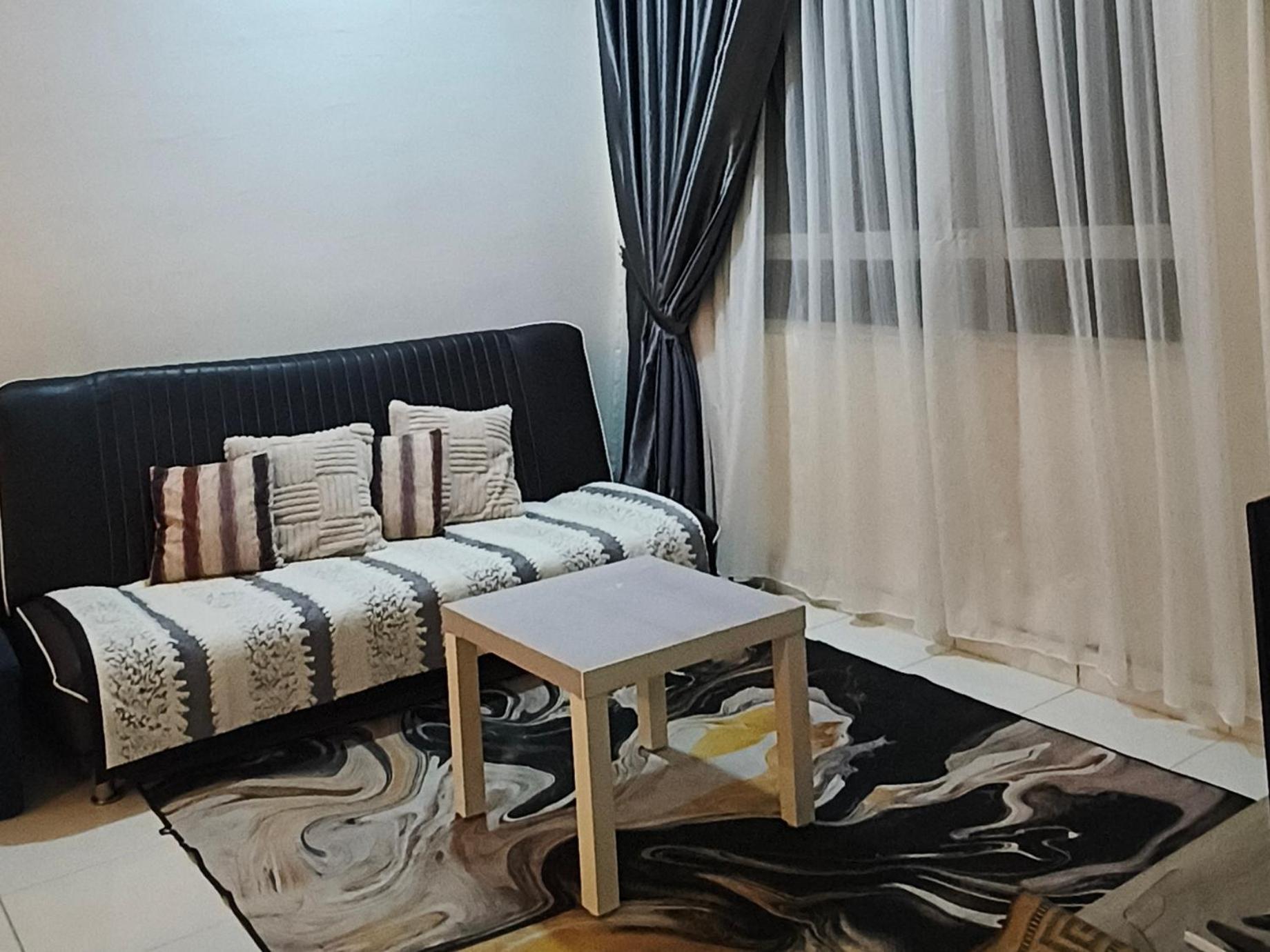 Leezahomestay بيان ليباس المظهر الخارجي الصورة